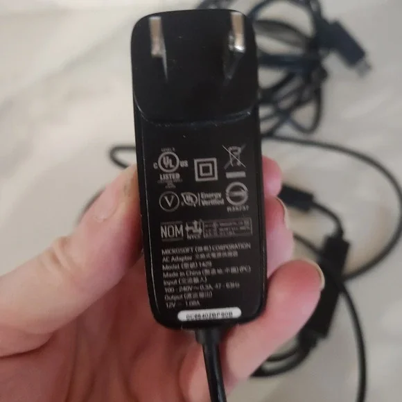 Microsoft Xbox 360 Kinect Sensor and Controller Bundle - Picture 6 of 9